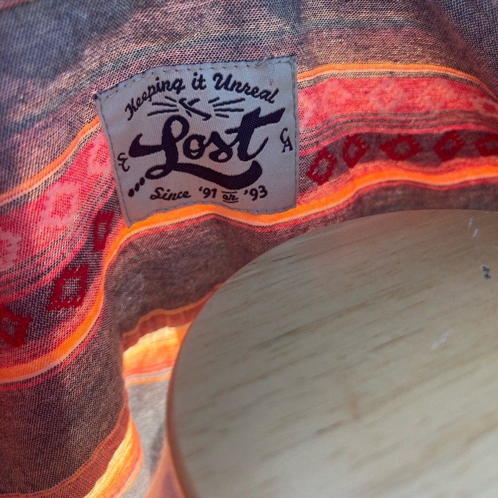 Lost 100% cotton Size Large short shelve button down. - Picture 6 of 8